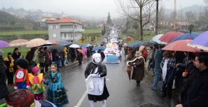 Chuva e frio não assustaram foliões em Antime
