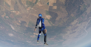 375,19km/h em queda livre