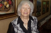 Aos 94 anos, Fina Rosa continua a pintar