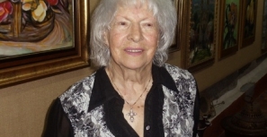 Aos 94 anos, Fina Rosa continua a pintar