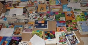 Coopfafe cria Banco de Livros para ajudar famílias