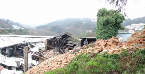 Chaminé da Fábrica do Ferro ruíu