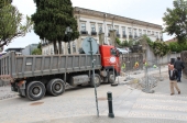 Impediu acessos à obra para reclamar dívida