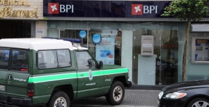 Banco assaltado à mão armada