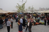 Feira semanal já funciona