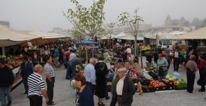 Feira semanal já funciona