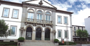 Cada fafense deve 113,29 euros