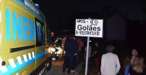 Jovem deficiente atirado ao rio